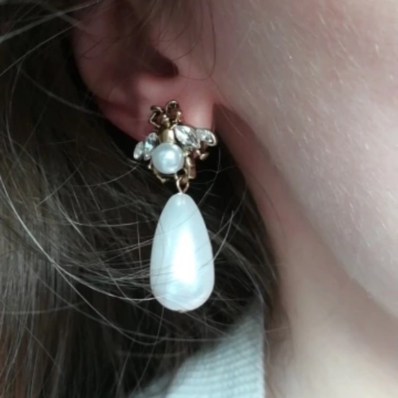 Jewelry - 5/$25 Gold Pearl Drop Crystal Bee Stud Earrings